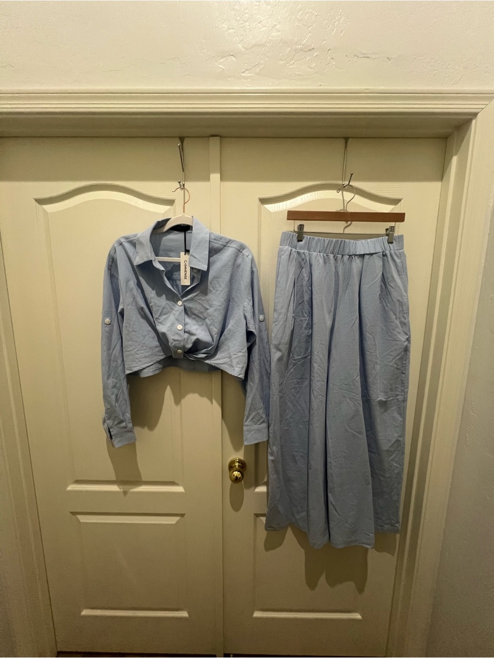 Commense Light Blue Wide-Leg Pants & Cropped Button Shirt Set